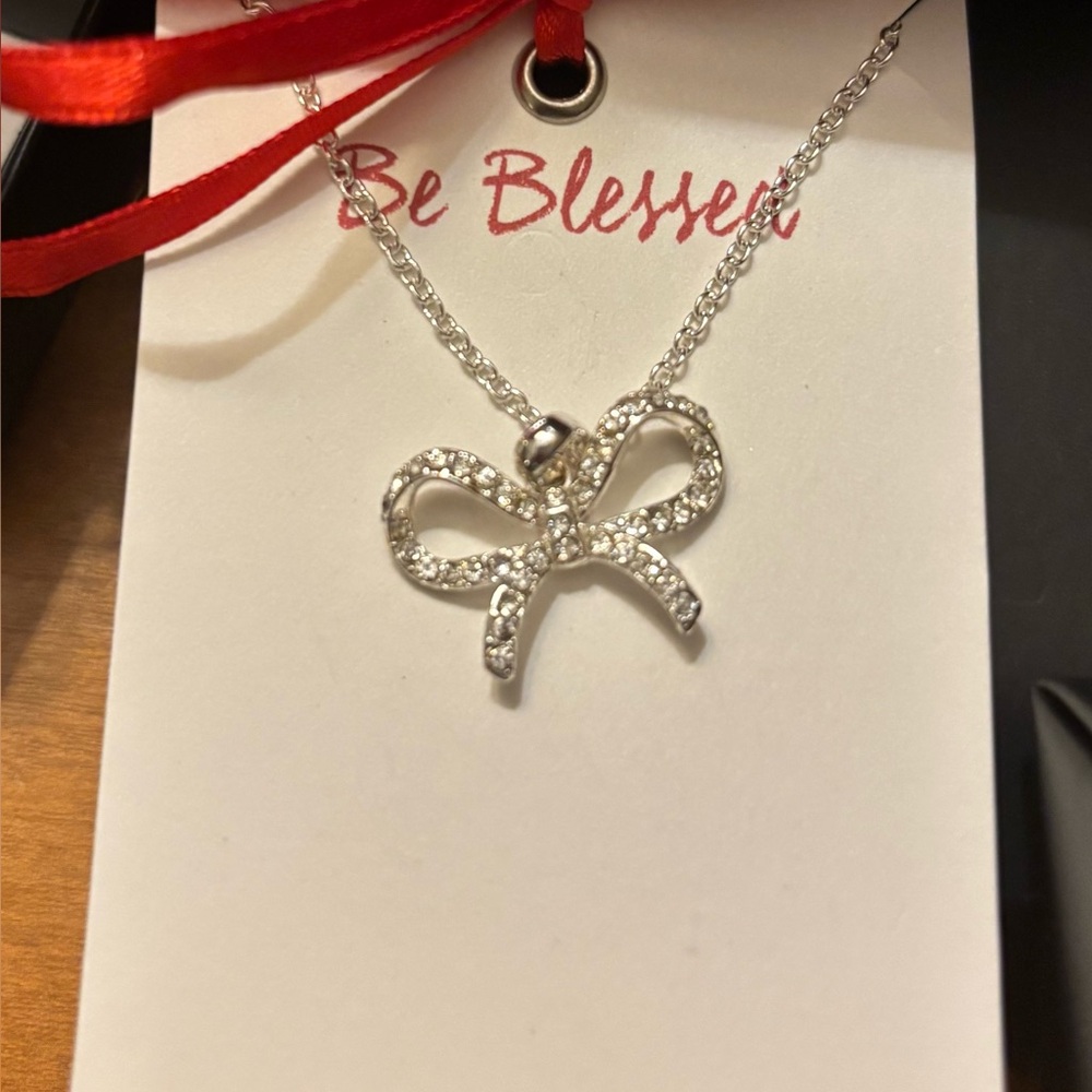 Spring & Christmas earrings; 3 Avon silvertone necklaces. 3 *FREE* hair clips! - Picture 9 of 15